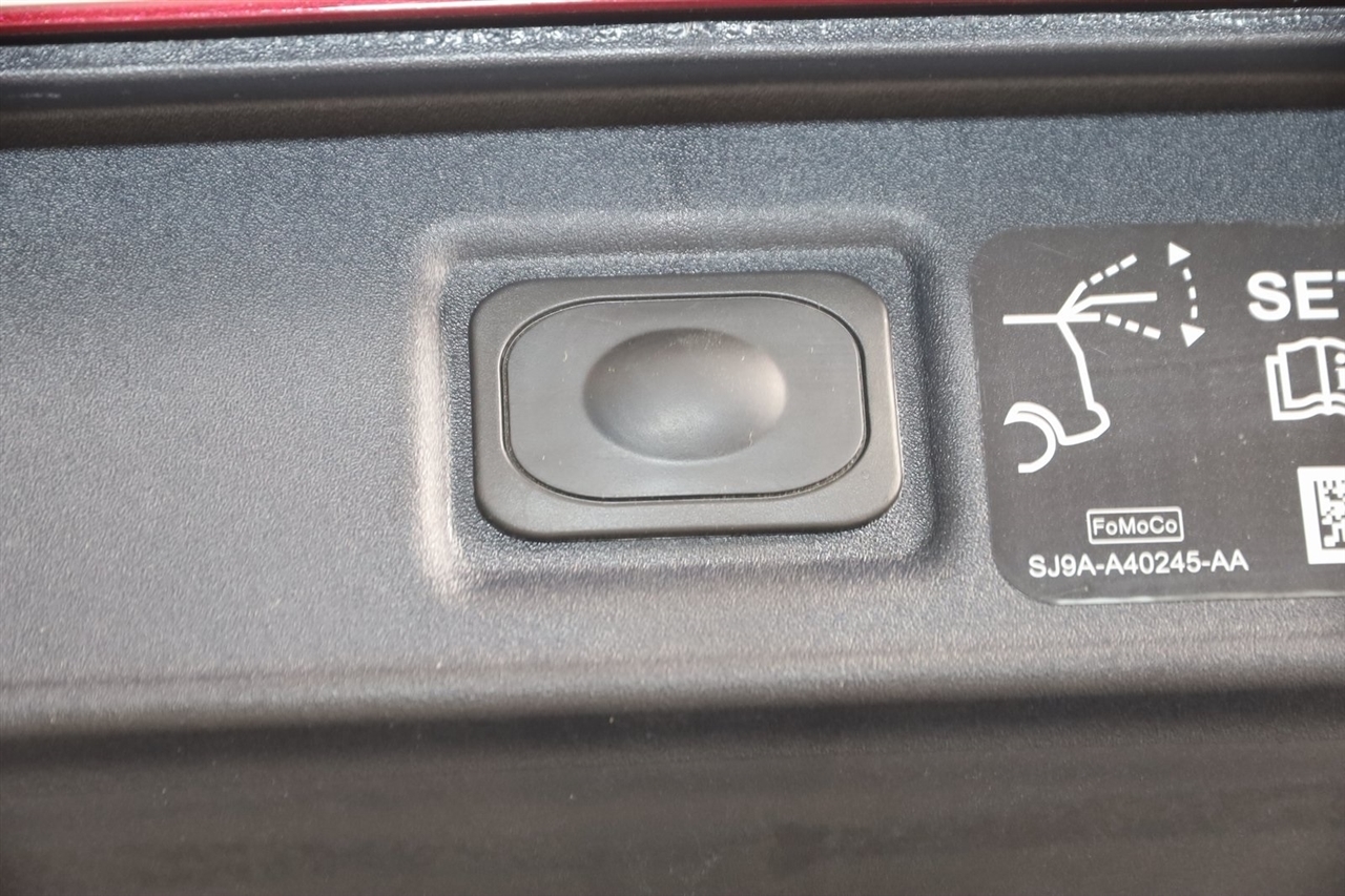 Ford Mustang Mach-E  2025