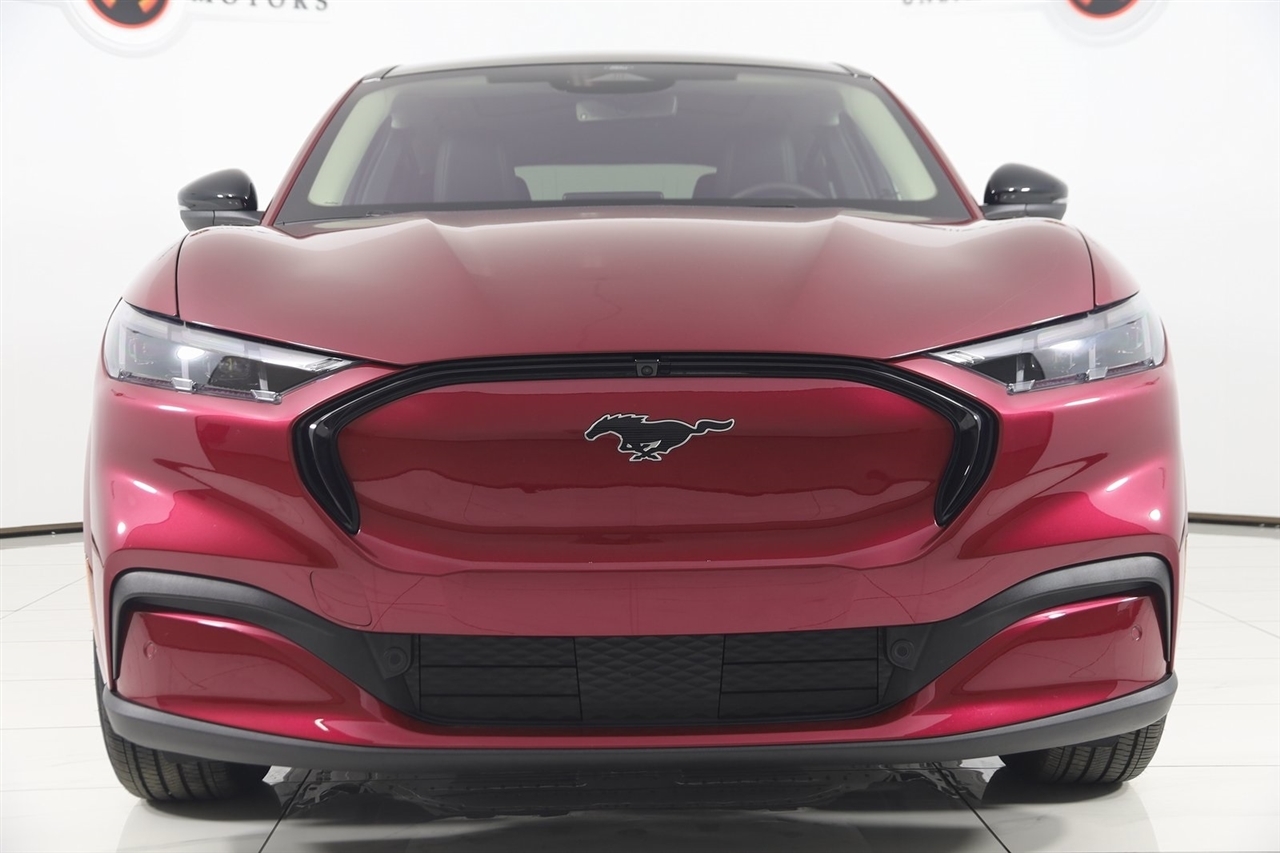 Ford Mustang Mach-E  2025