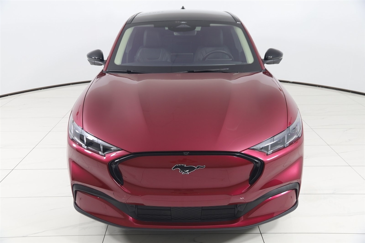 Ford Mustang Mach-E  2025