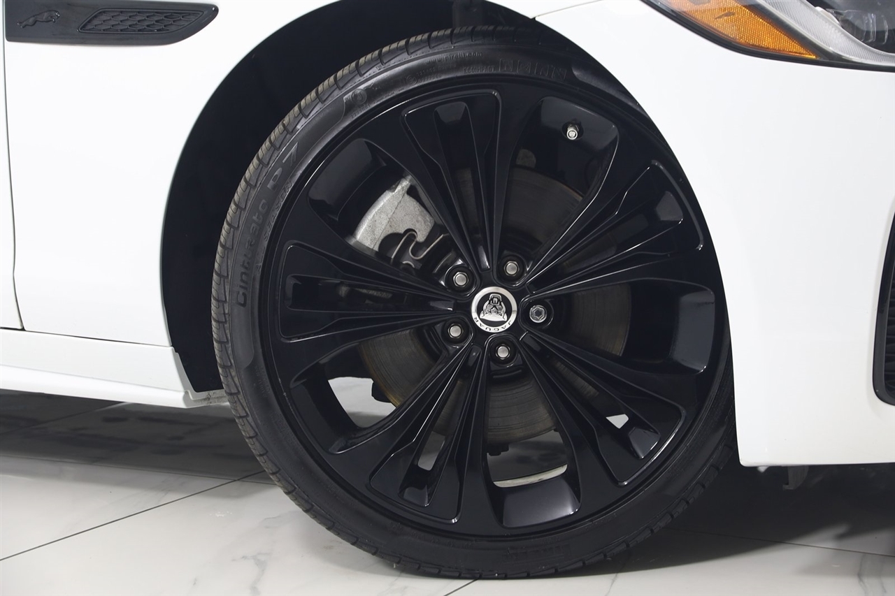 Jaguar XF-Series  2024