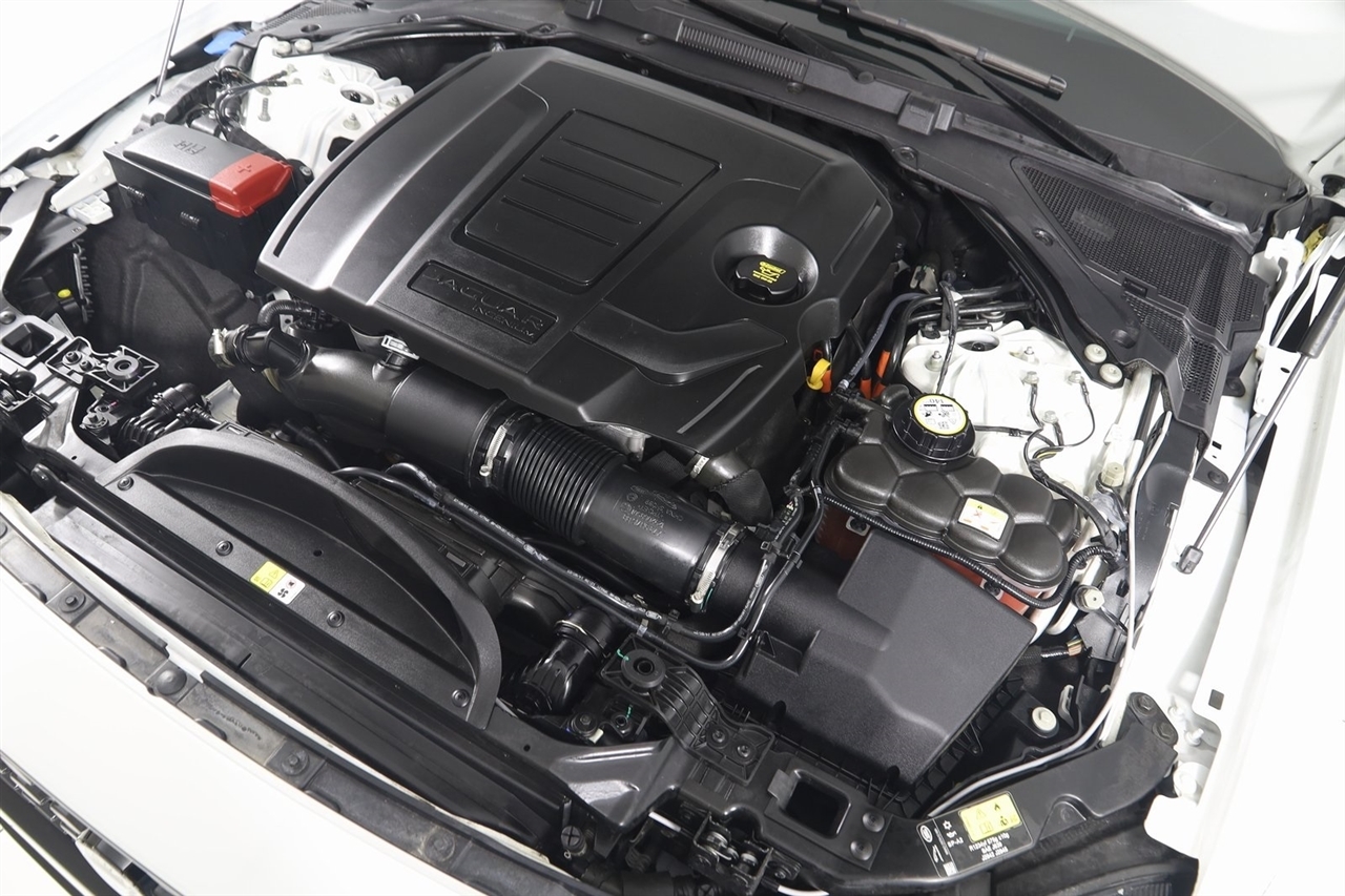 Jaguar XF-Series  2024