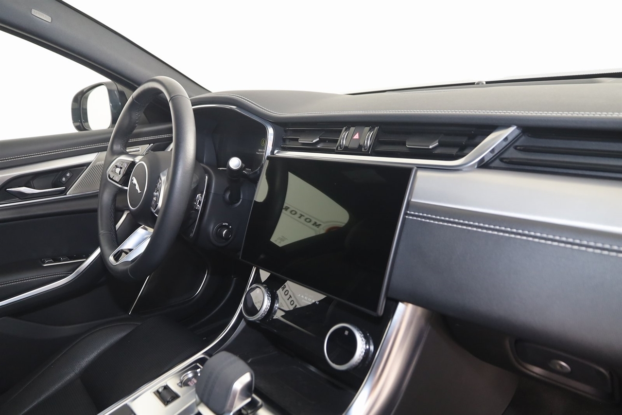 Jaguar XF-Series  2024