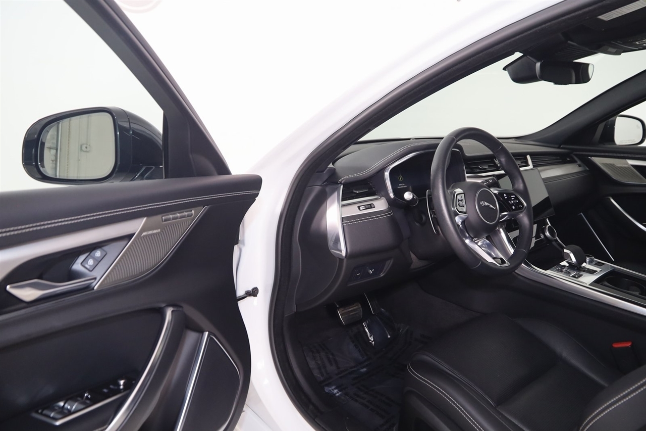 Jaguar XF-Series  2024