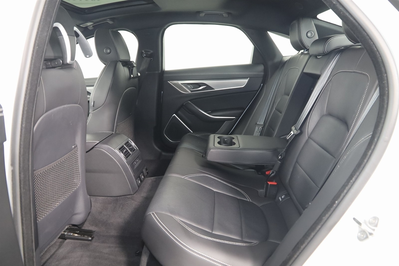 Jaguar XF-Series  2024