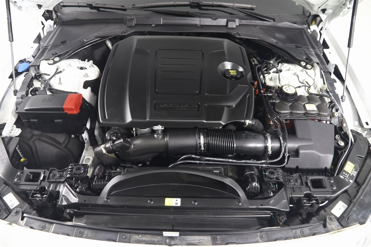 Jaguar XF-Series  2024