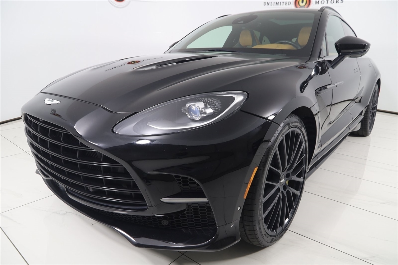 2023 Aston Martin DBX AM8