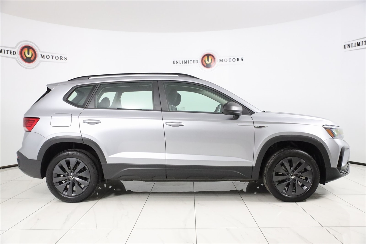 Volkswagen Taos  2024