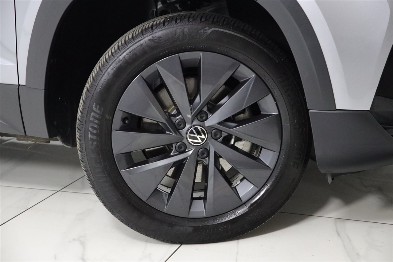 Volkswagen Taos  2024