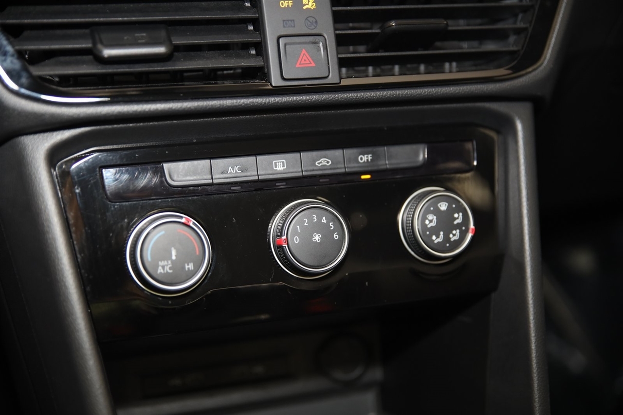 Volkswagen Taos  2024