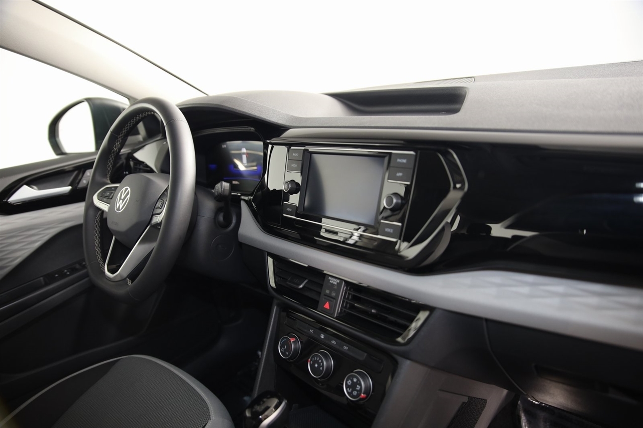 Volkswagen Taos  2024