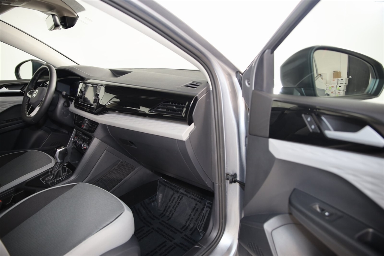 Volkswagen Taos  2024