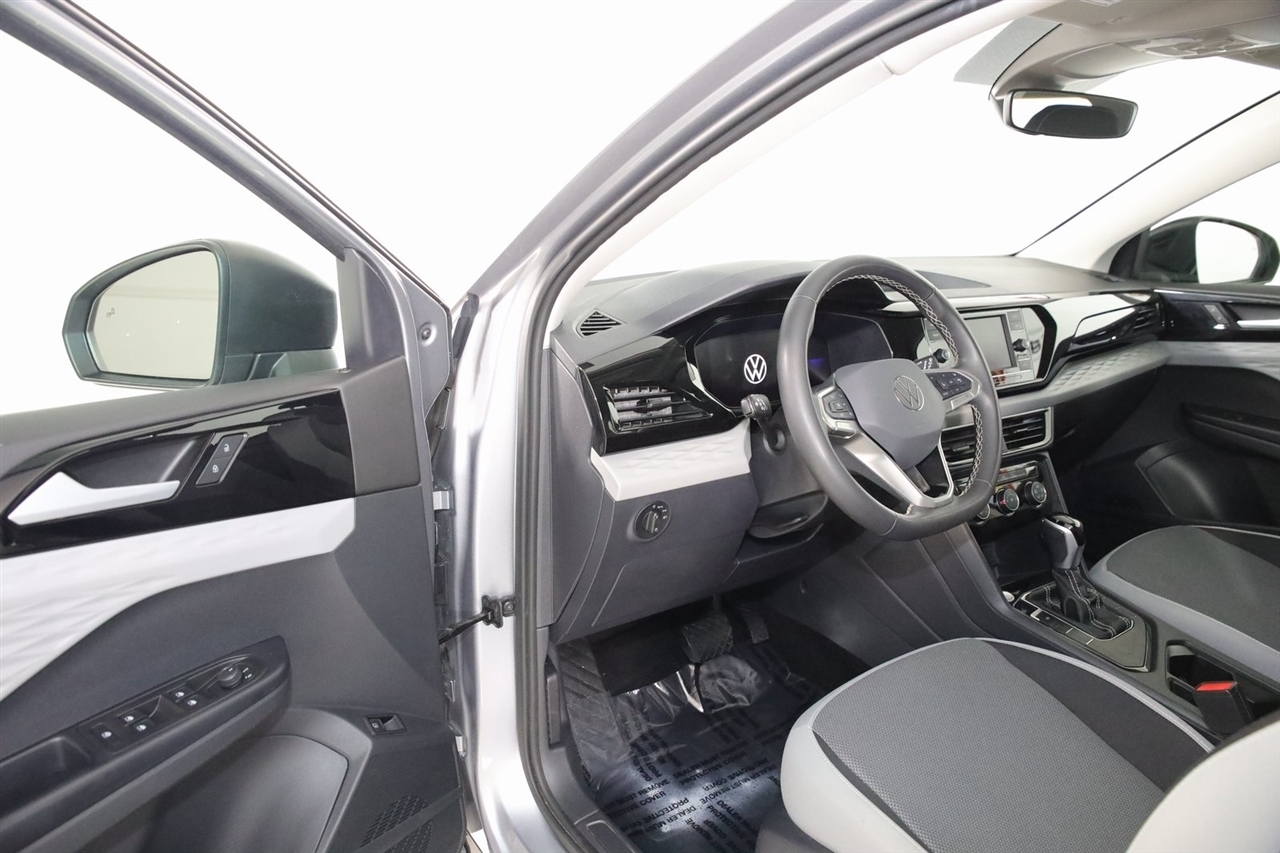 Volkswagen Taos  2024