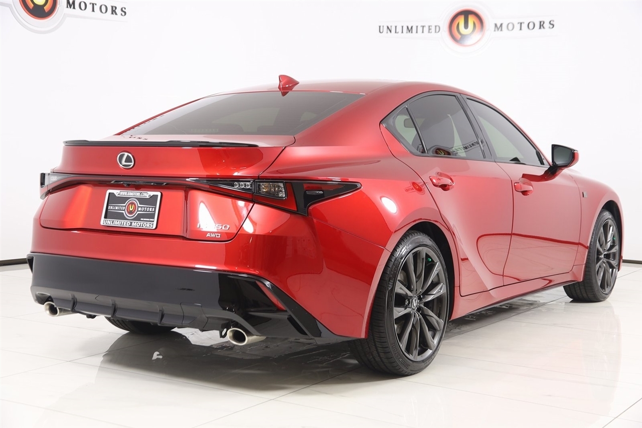 Lexus IS  2025
