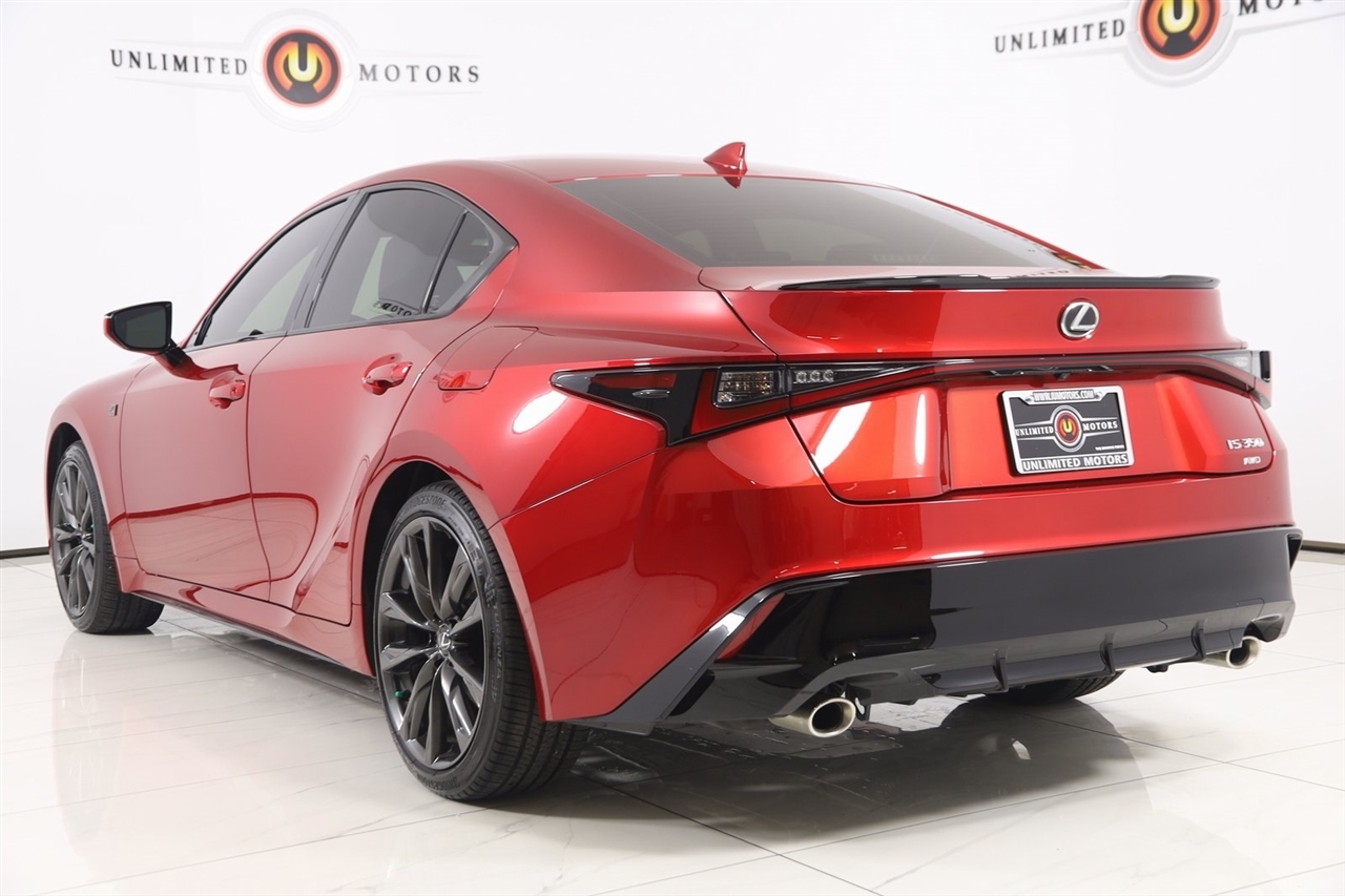 Lexus IS  2025