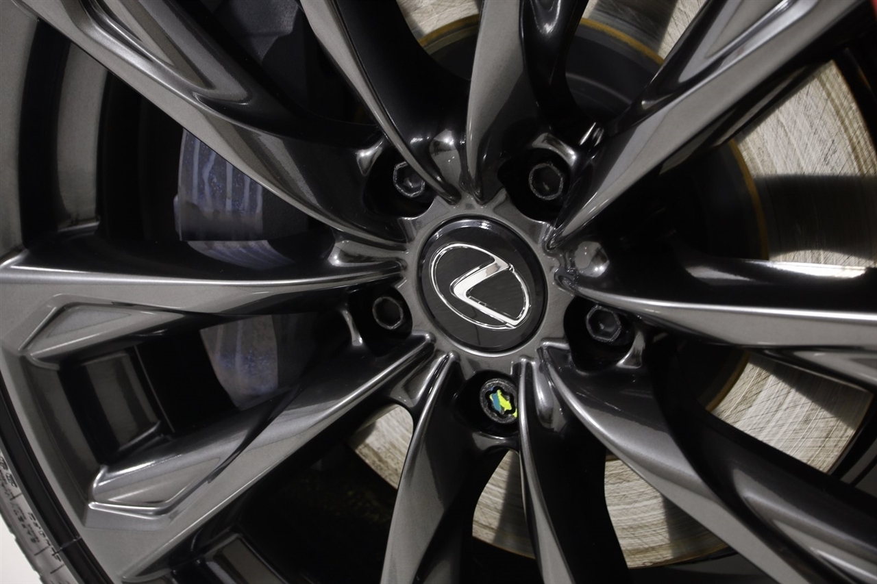 Lexus IS  2025
