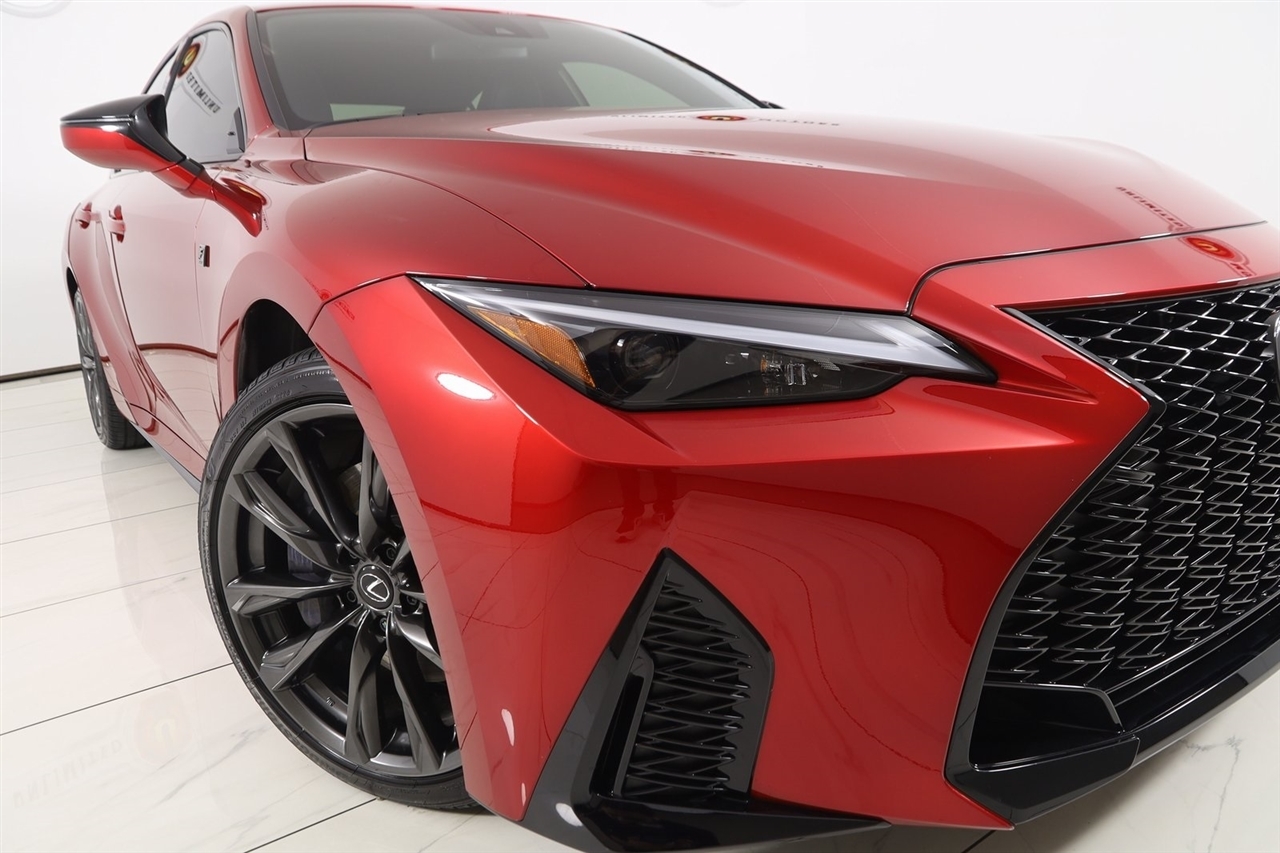Lexus IS  2025