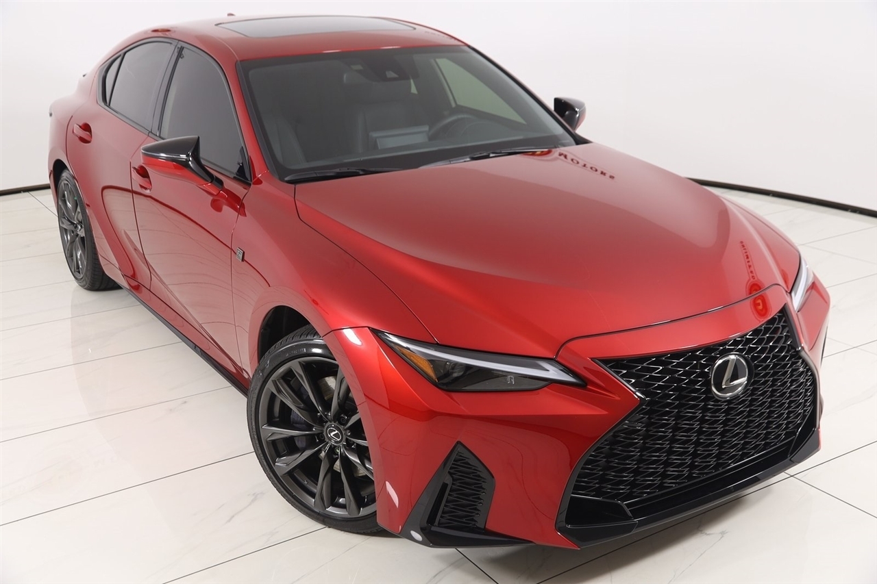 Lexus IS  2025