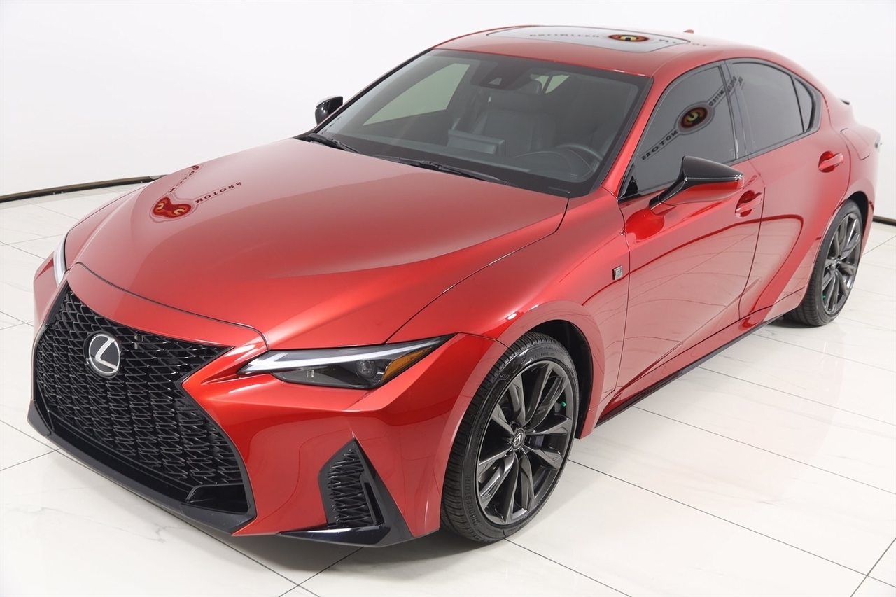 Lexus IS  2025