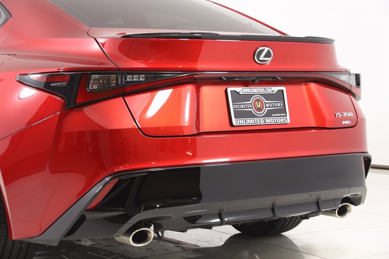 Lexus IS  2025