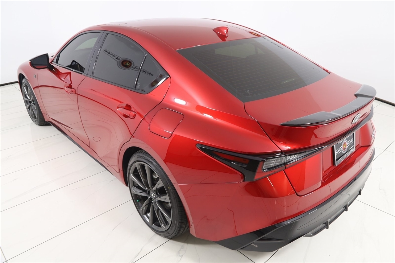 Lexus IS  2025