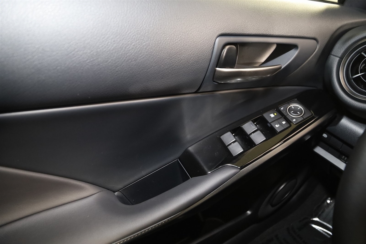 Lexus IS  2025