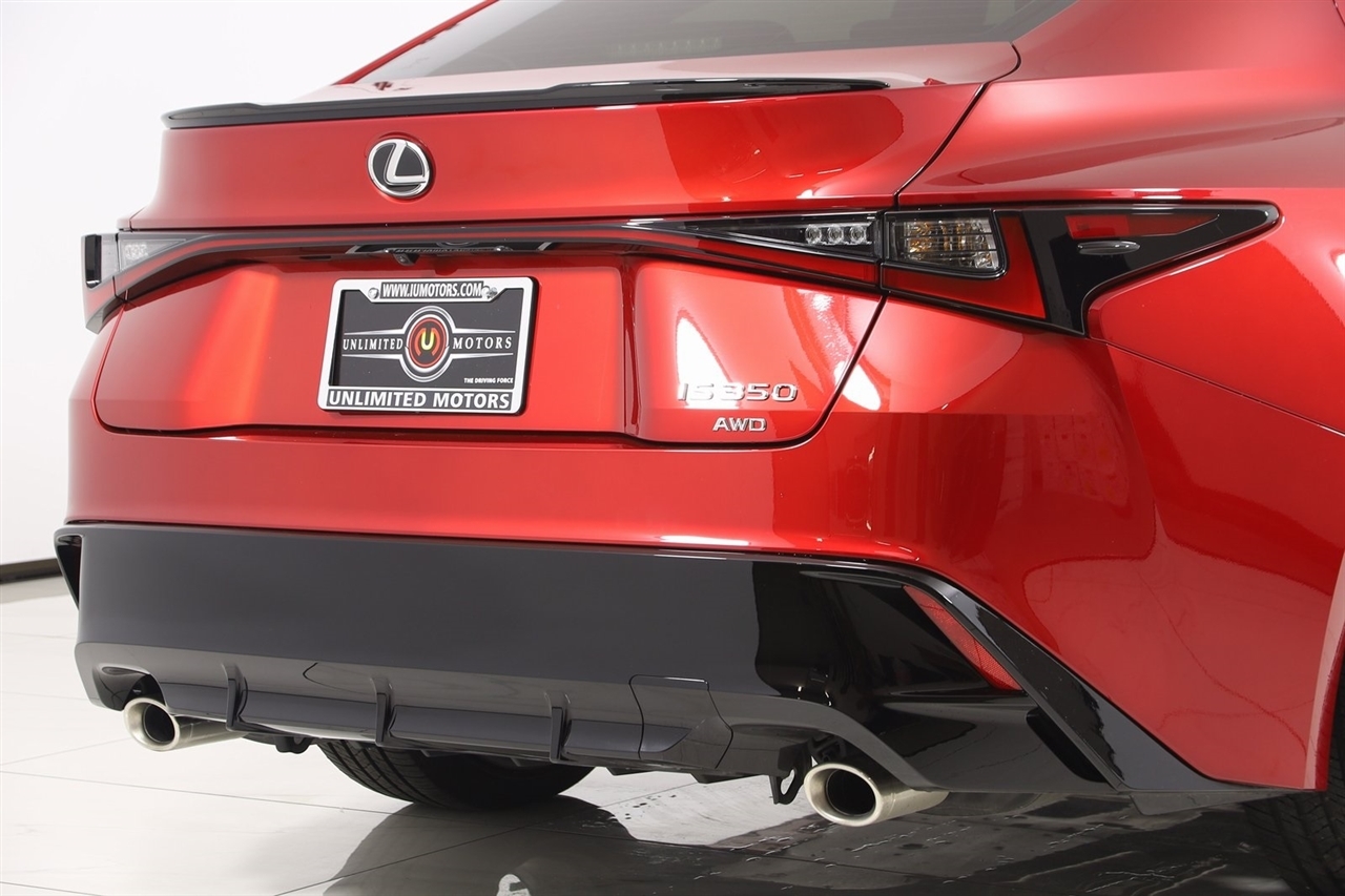 Lexus IS  2025