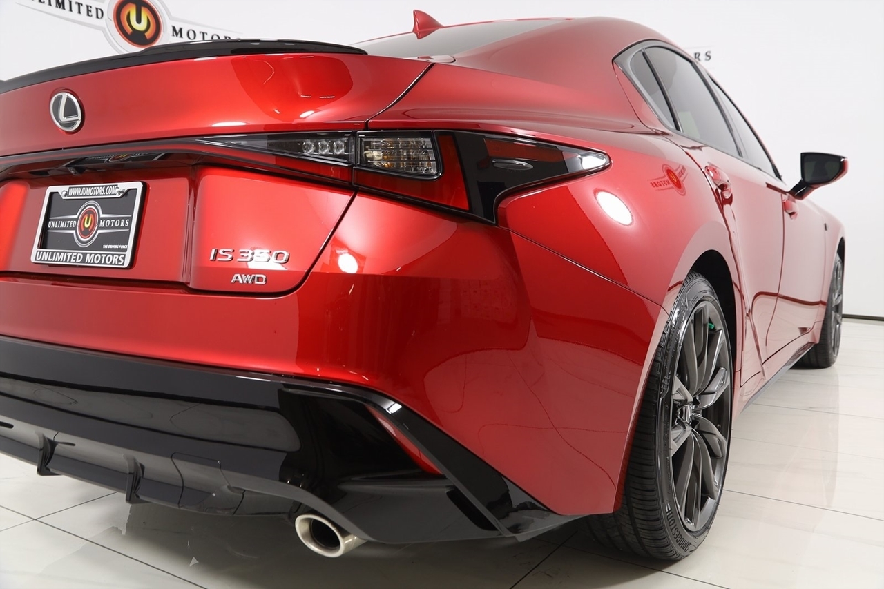 Lexus IS  2025