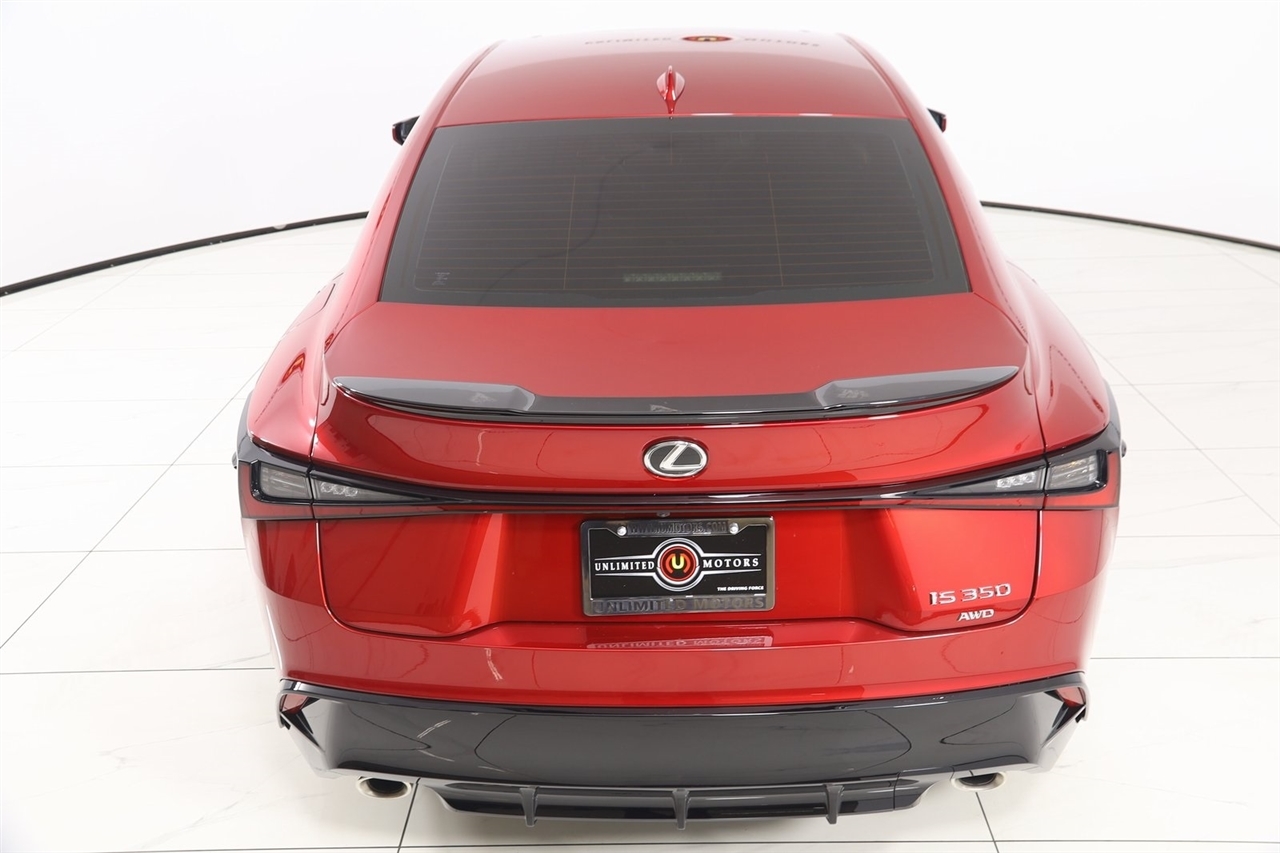 Lexus IS  2025