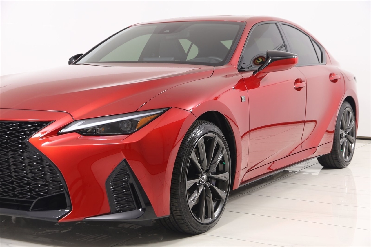 Lexus IS  2025