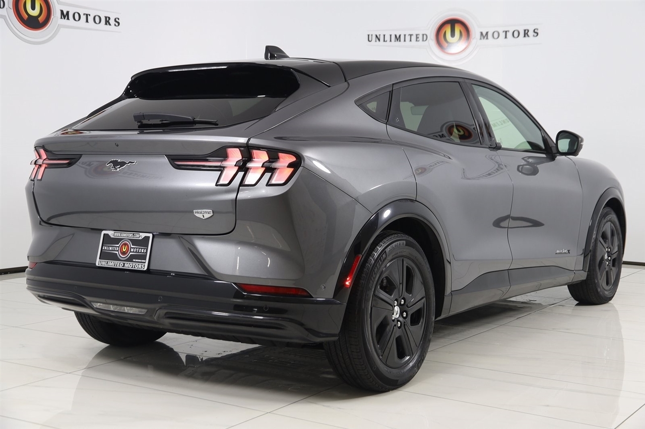 Ford Mustang Mach-E  2023