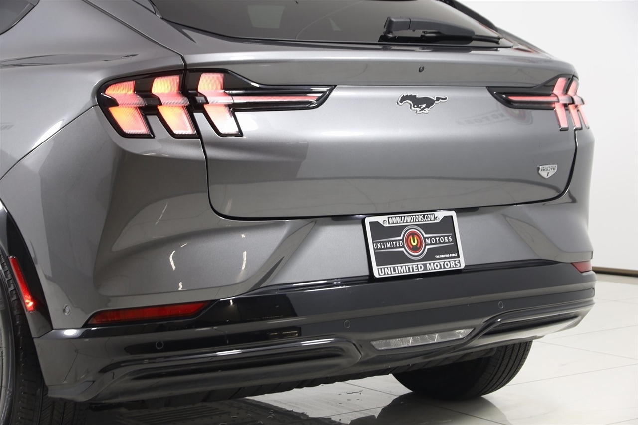 Ford Mustang Mach-E  2023