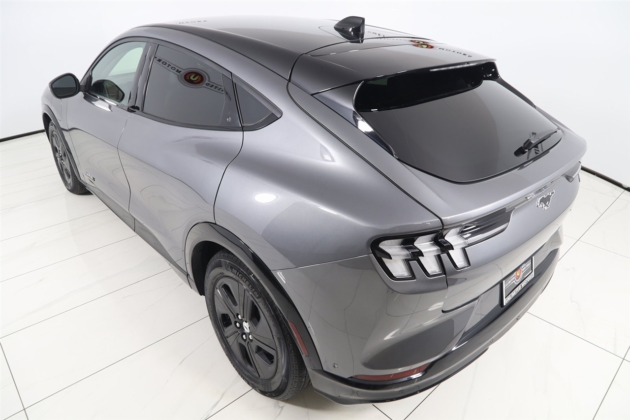 Ford Mustang Mach-E  2023