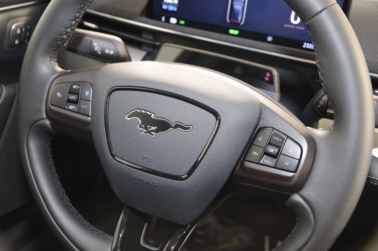 Ford Mustang Mach-E  2023