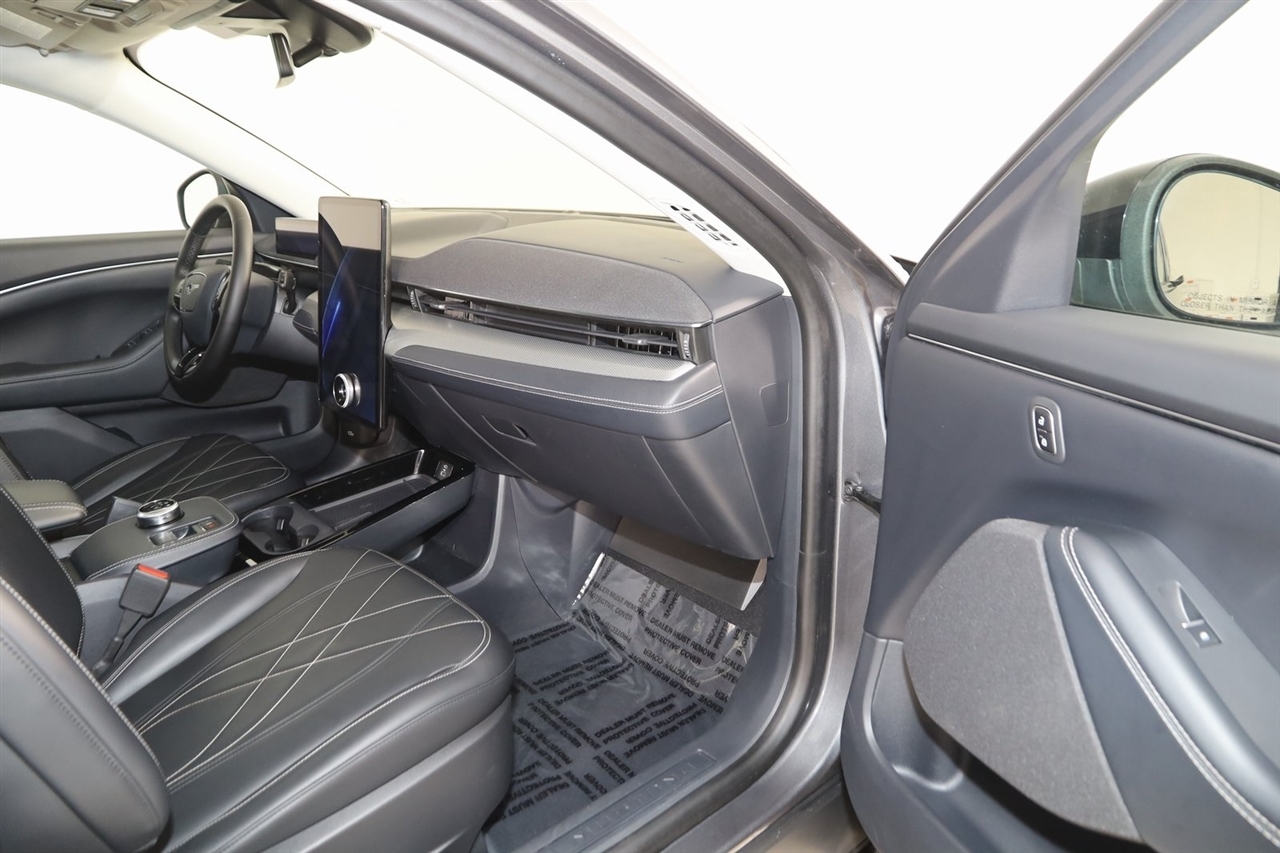 Ford Mustang Mach-E  2023