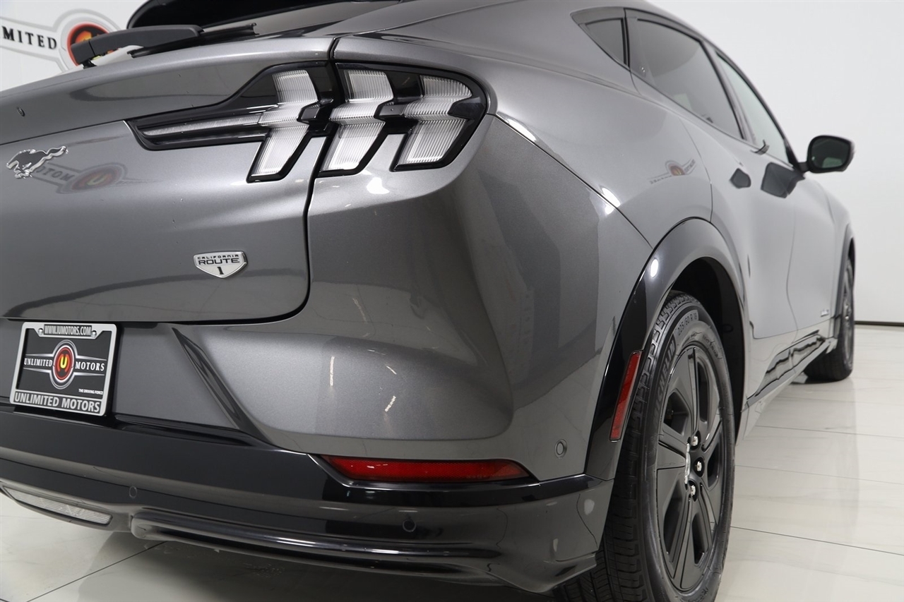 Ford Mustang Mach-E  2023