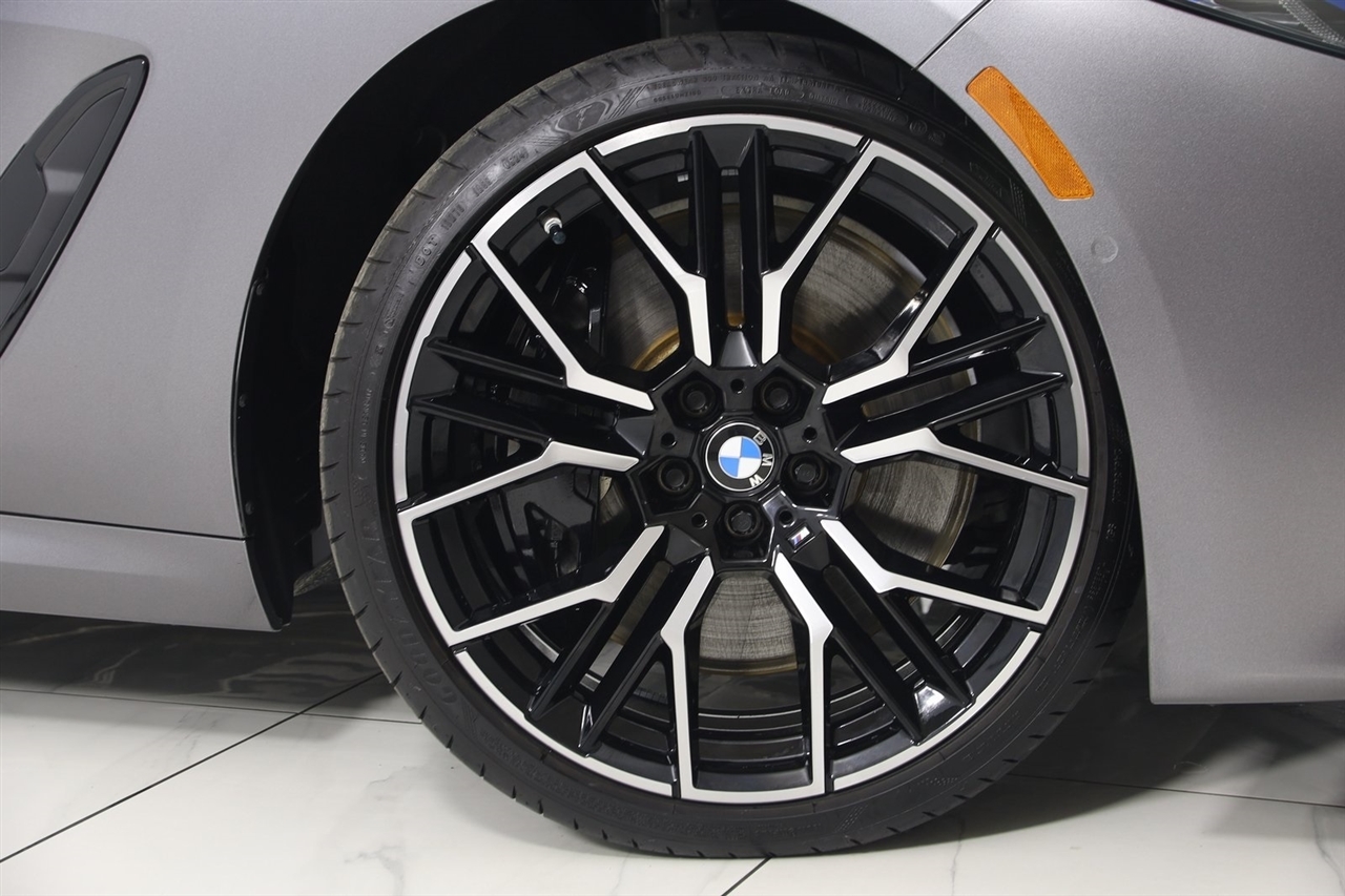 BMW 8-Series  2025