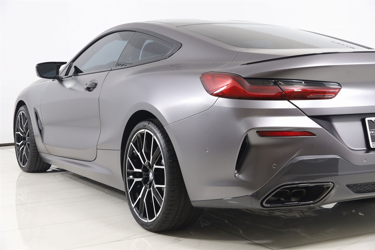 BMW 8-Series  2025