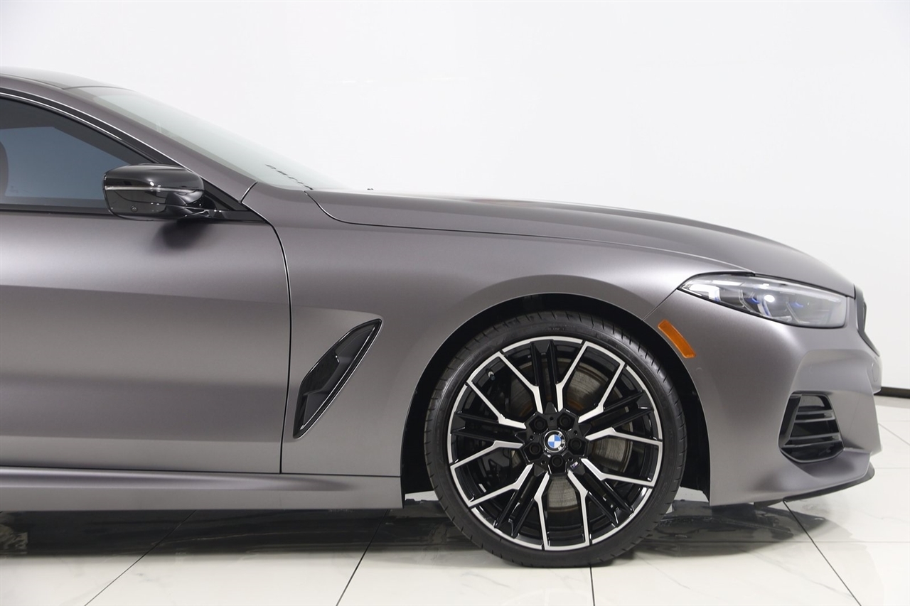 BMW 8-Series  2025