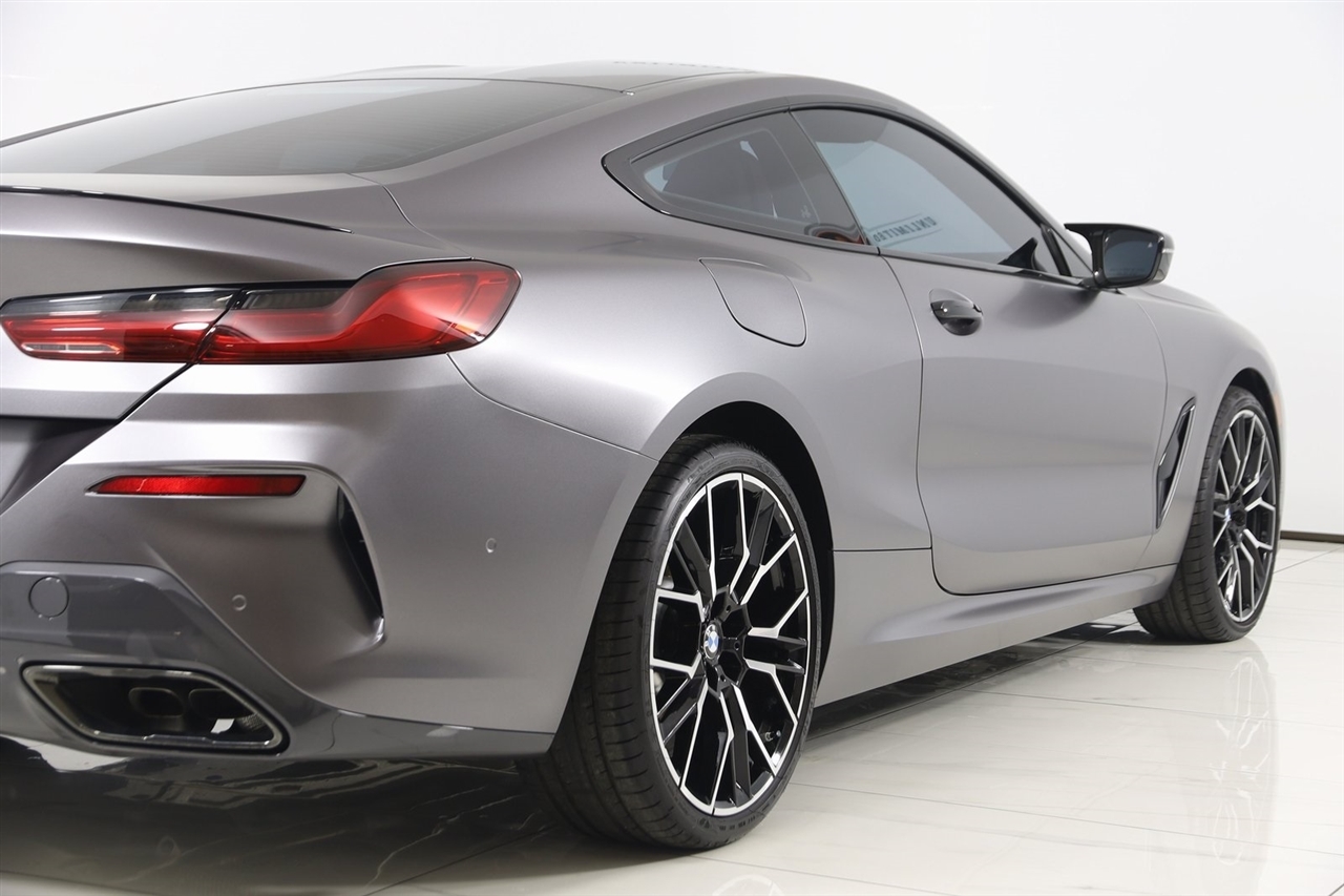 BMW 8-Series  2025
