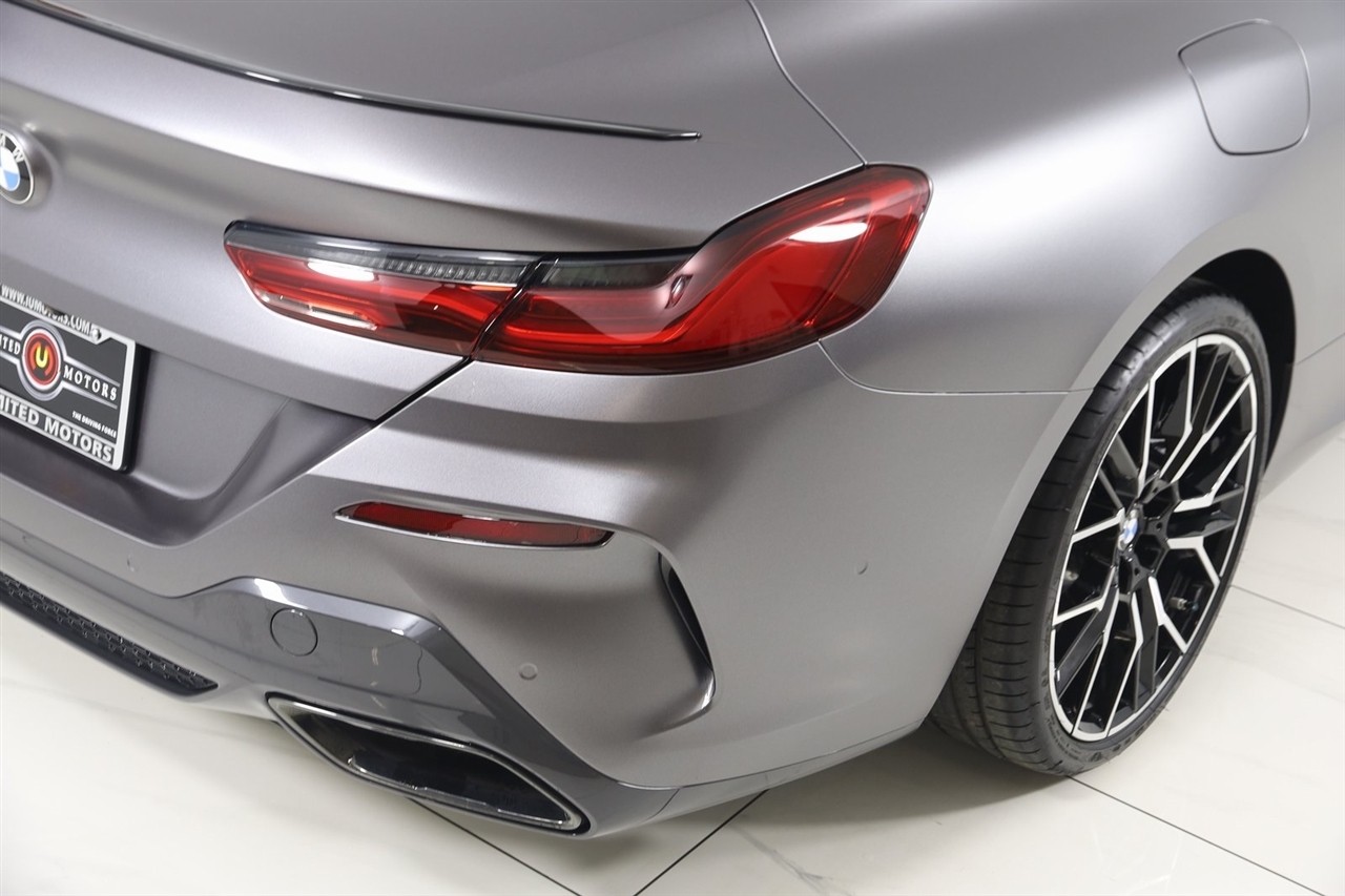 BMW 8-Series  2025