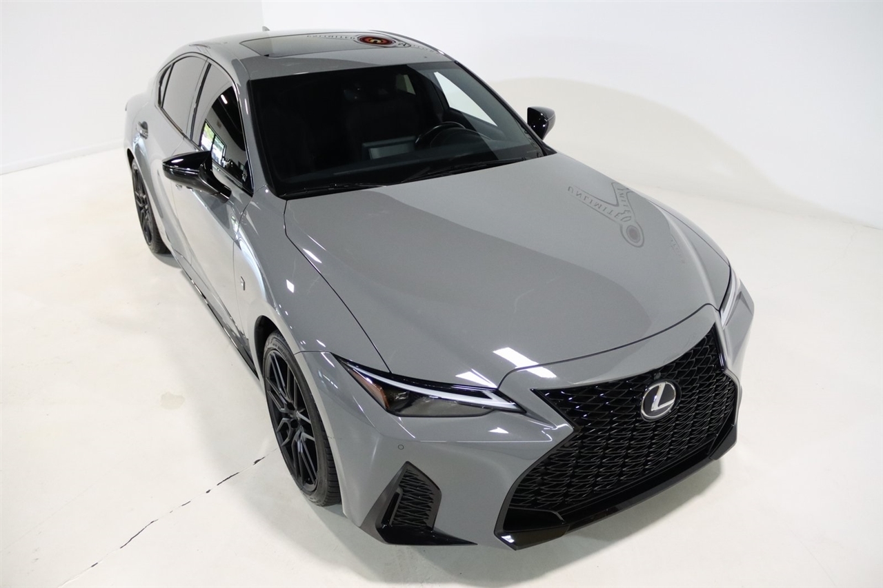 Lexus IS  2024