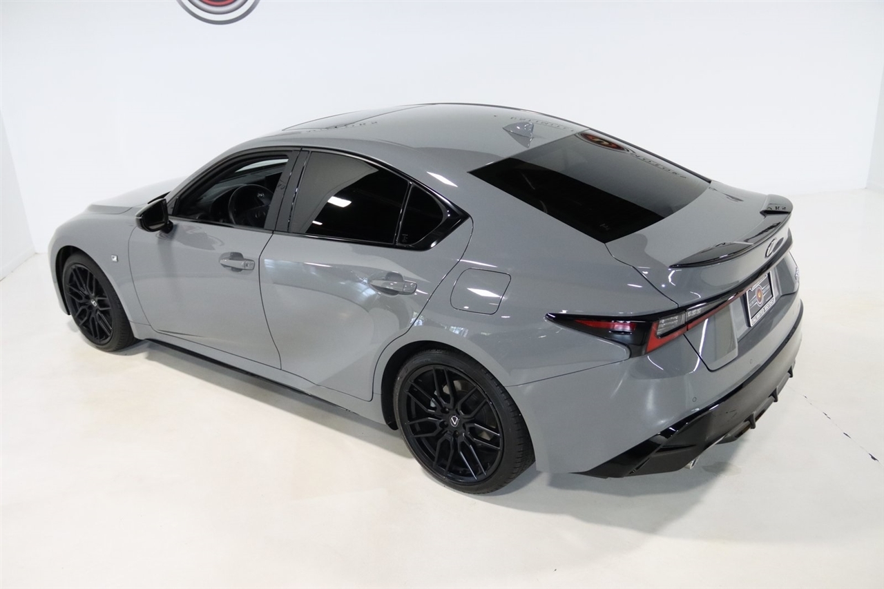 Lexus IS  2024