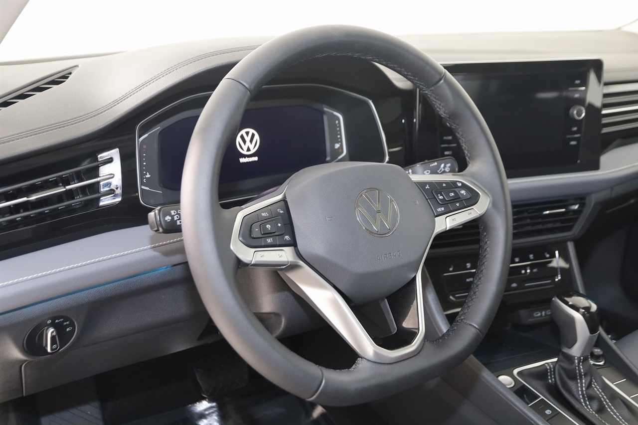 Volkswagen Jetta  2025