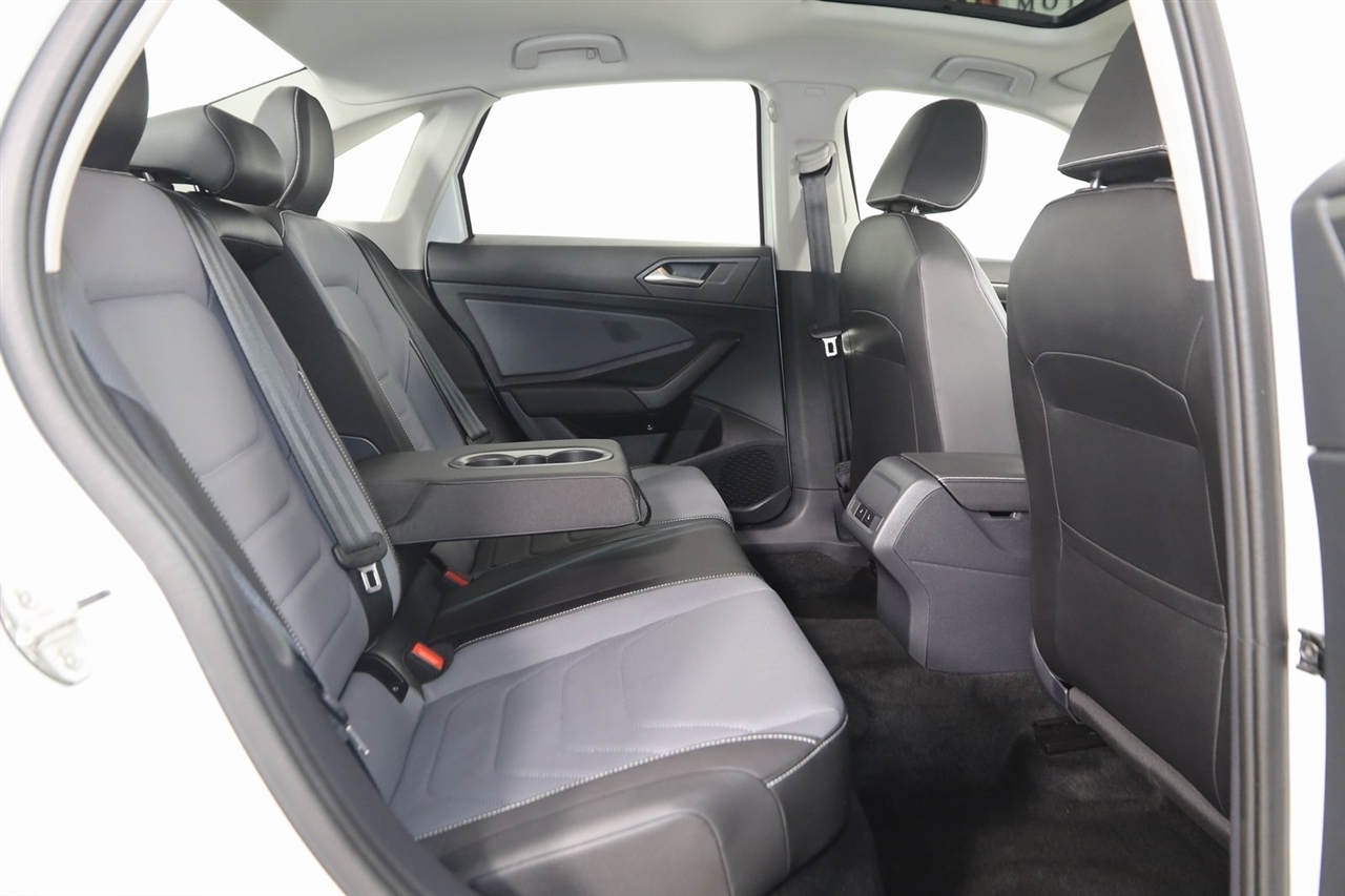 Volkswagen Jetta  2025