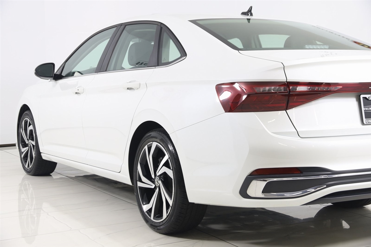 Volkswagen Jetta  2025