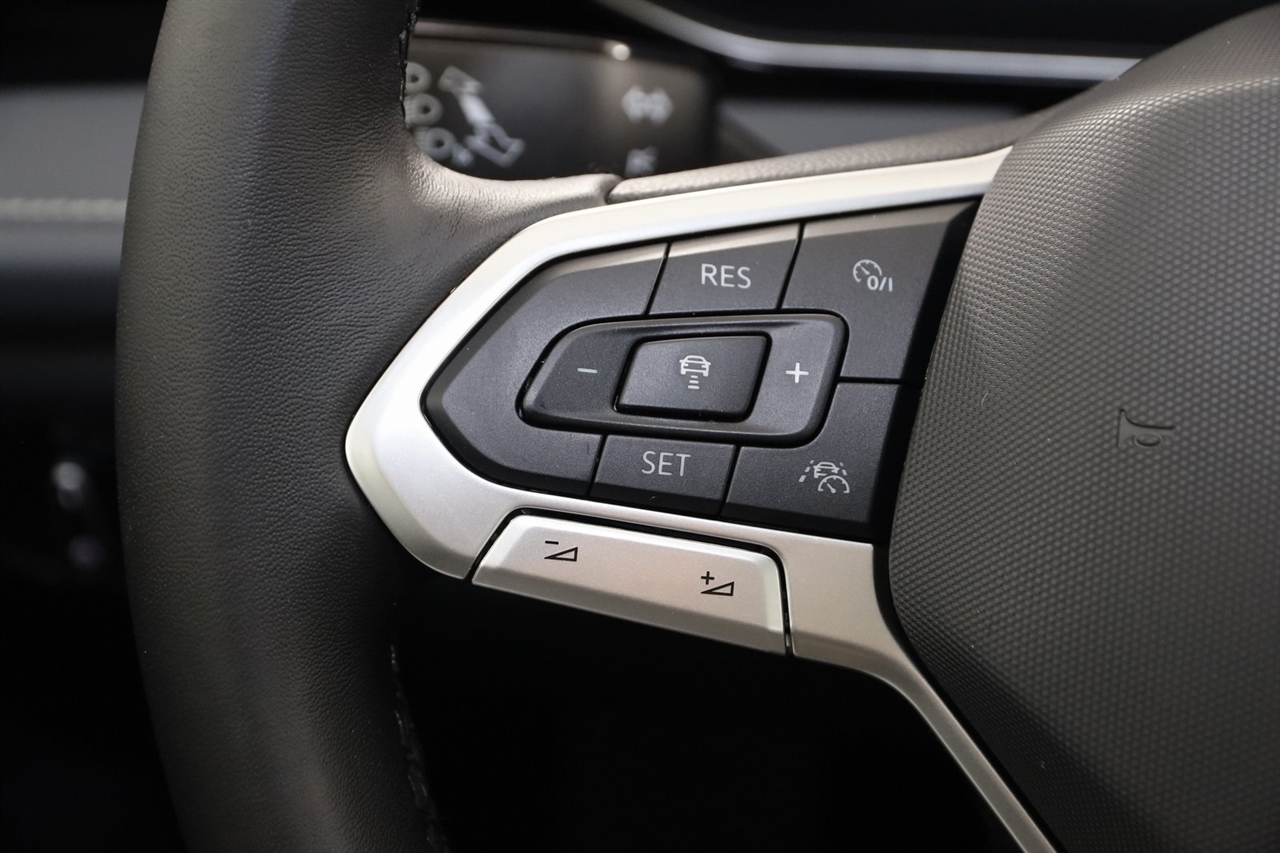 Volkswagen Jetta  2025