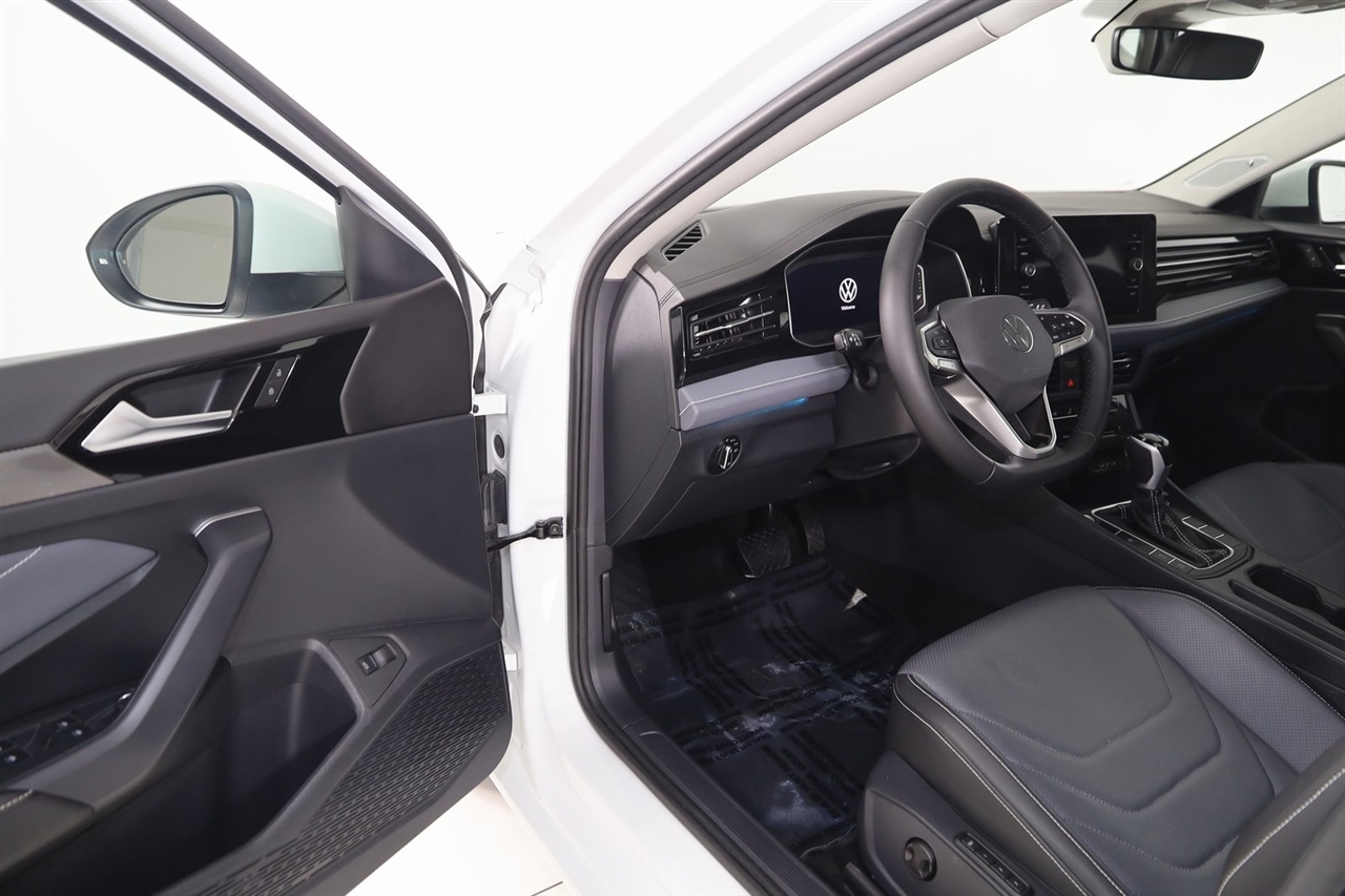 Volkswagen Jetta  2025