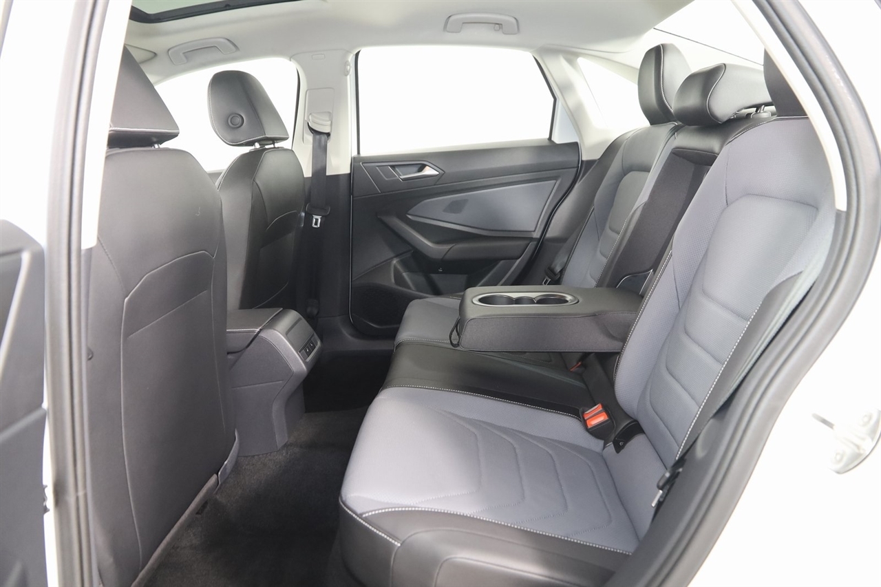 Volkswagen Jetta  2025