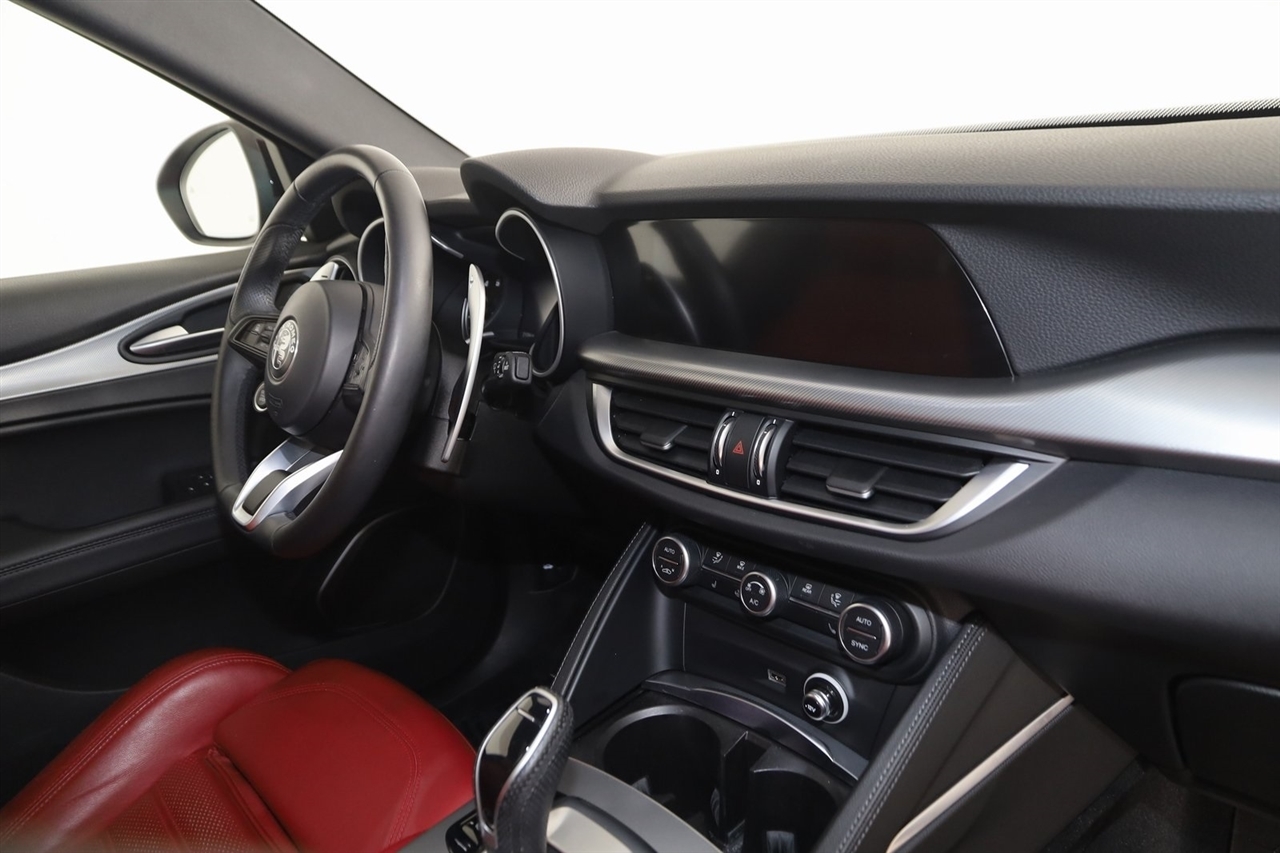 Alfa Romeo Stelvio  2022