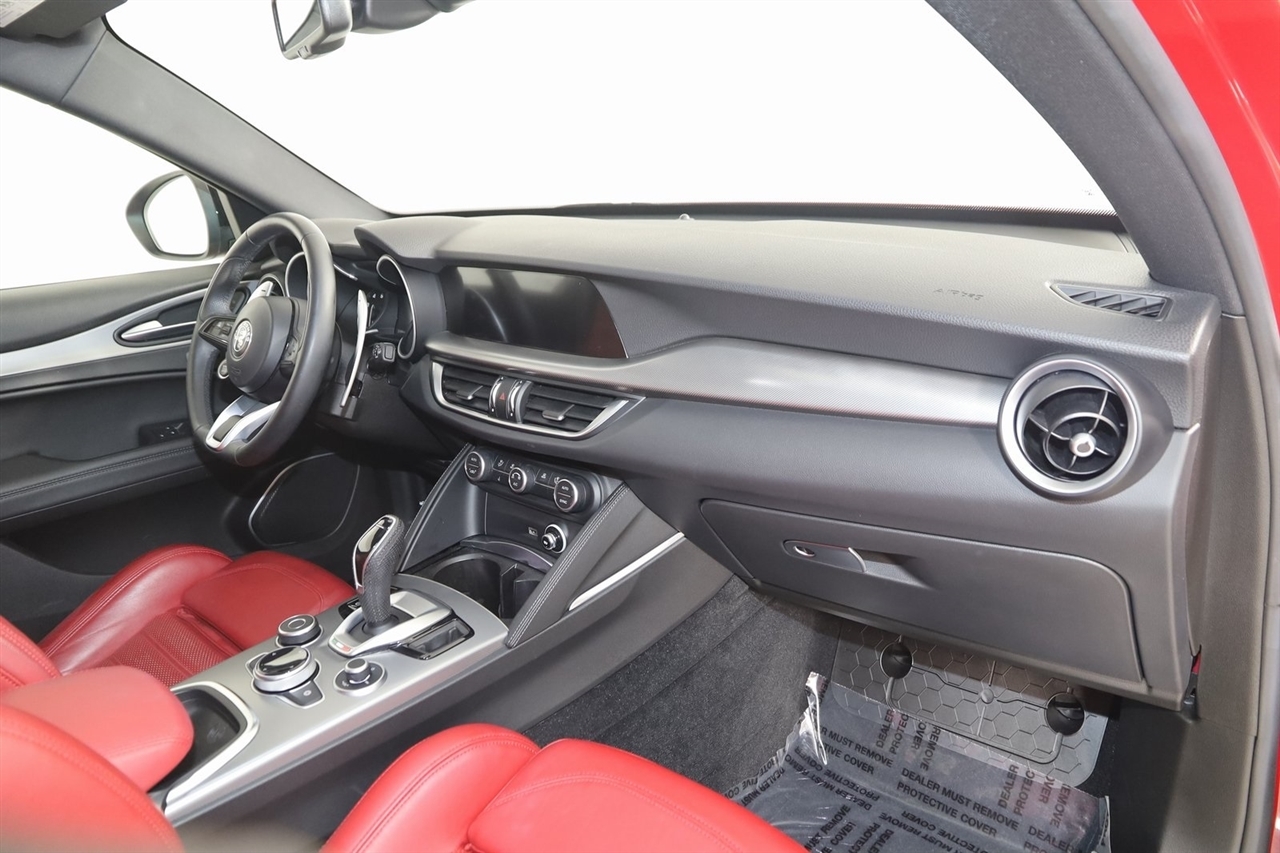 Alfa Romeo Stelvio  2022